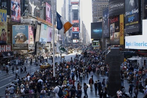 Straßenszene vom Times Square in New York im Film "The Scale", Foto: Adam Morris Philp
