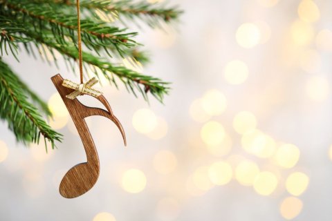 Eine Note als Weihnachtsschmuck.